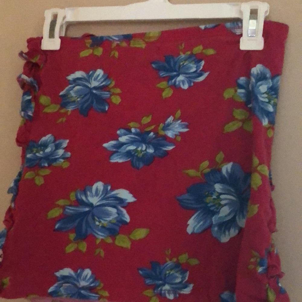🚫SOLD🚫 Hollister Red Floral Tube Top ❤️💙🦋 - Picture 6 of 9